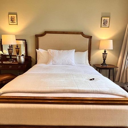 Woodstone Manor Inc. Hotel Sturdies Bay Ngoại thất bức ảnh