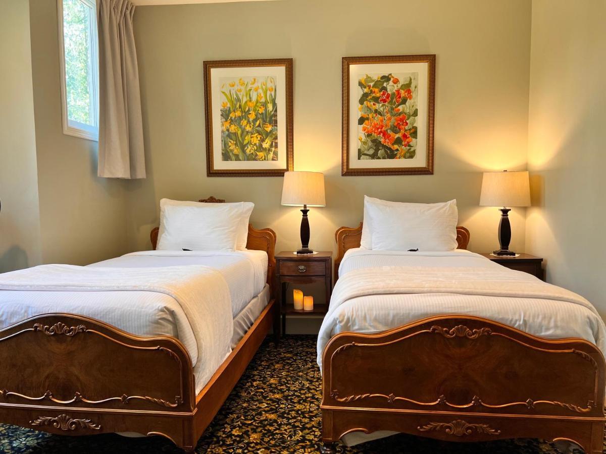 Woodstone Manor Inc. Hotel Sturdies Bay Ngoại thất bức ảnh