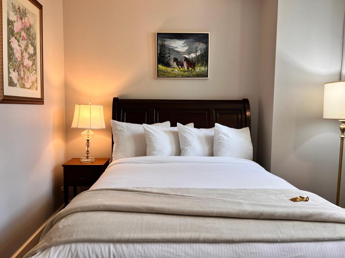 Woodstone Manor Inc. Hotel Sturdies Bay Ngoại thất bức ảnh
