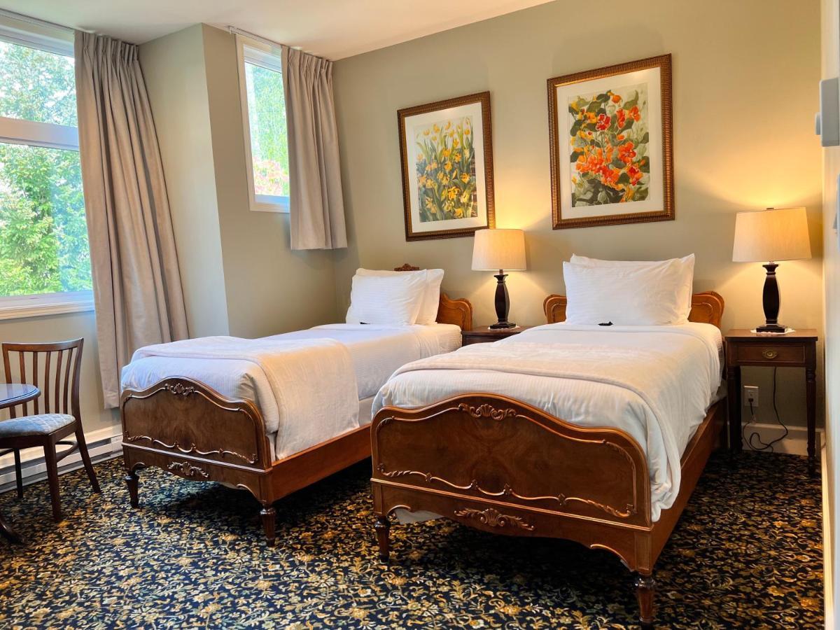 Woodstone Manor Inc. Hotel Sturdies Bay Ngoại thất bức ảnh